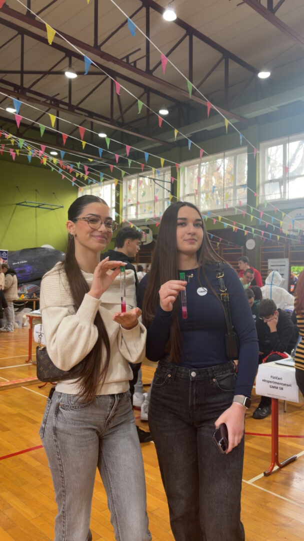 CjMKL1NuYXBjaGF0LzEzLjcwLjEuMCAoaVBob25lMTgsMzsgaU9TIDI2LjE7IGd6aXApIAI=